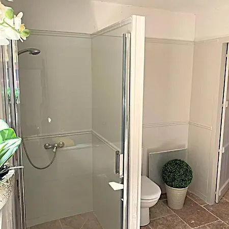 Piscine Tennis 22pers Bourrou