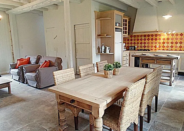 Piscine Tennis 22pers Feriehus Bourrou