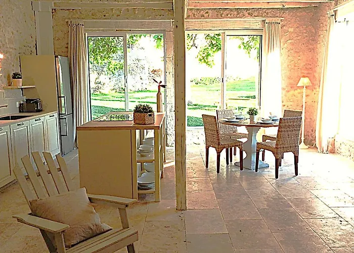 Piscine Tennis 22pers * Bourrou