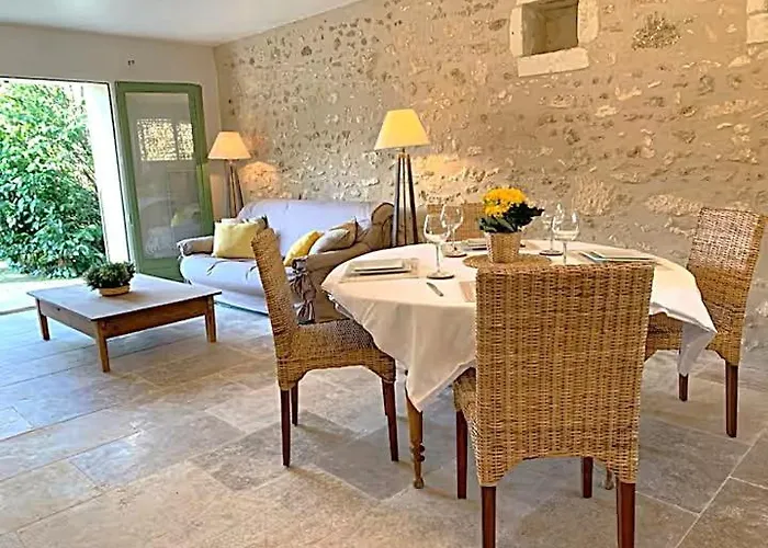 Feriehus Piscine Tennis 22pers Bourrou